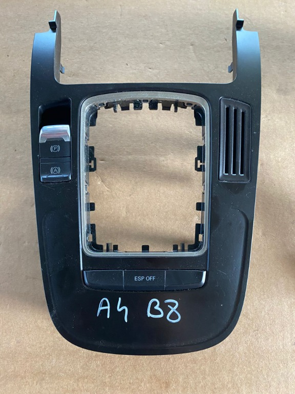 Consola centrala Audi A4 B8