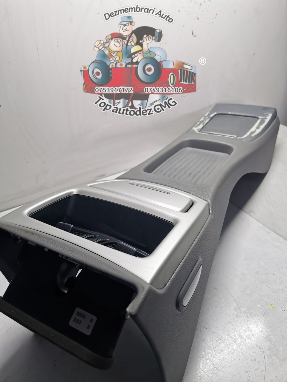 Consola centrala Bmw Seria 3 E92 E93 scrumiera grila aerisire spate