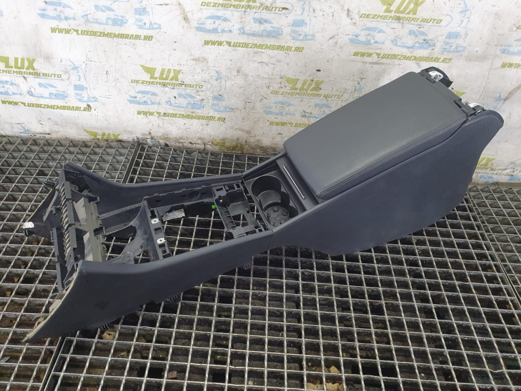 Consola centrala cotiera 3v0864207 3v1880492 3v1863241 Skoda Superb 3 [2015 - 2020] 2.0 tdi CRLB