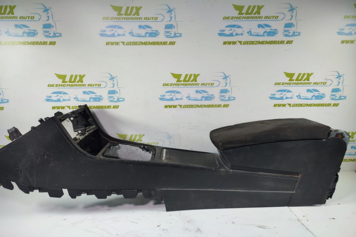 Consola centrala cu cotiera 3c1863241cg Volkswagen VW Passat B6 [2005 - 2010]