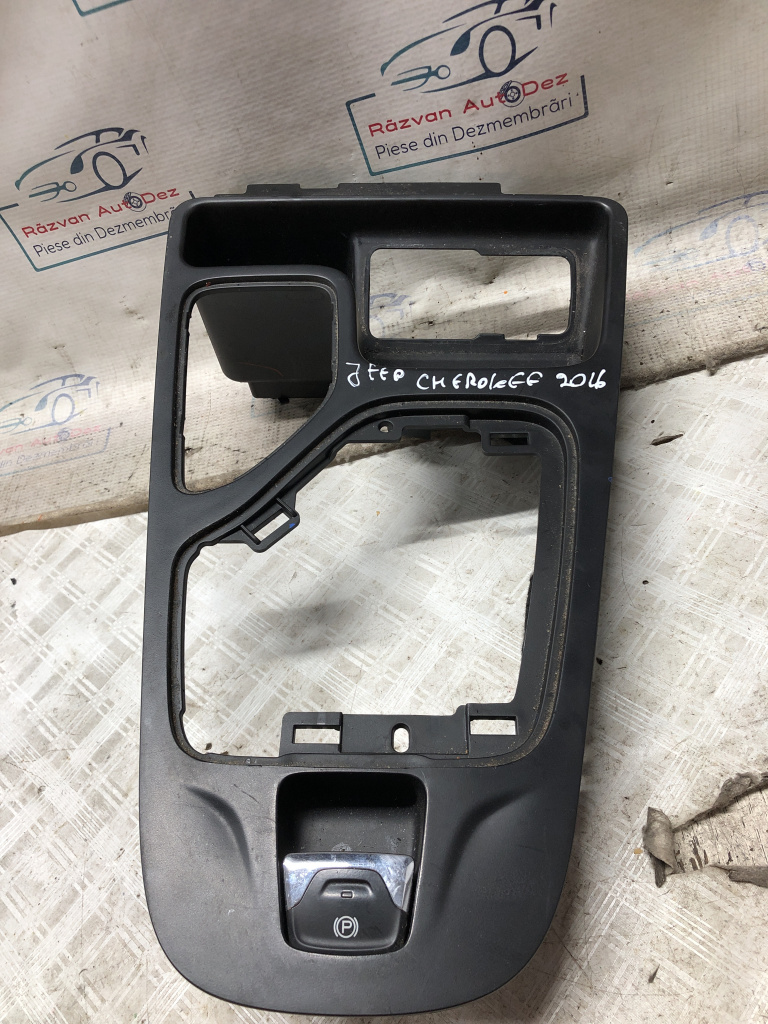 Consola centrala Jeep Cherokee 2.2 Motorina 2016, -
