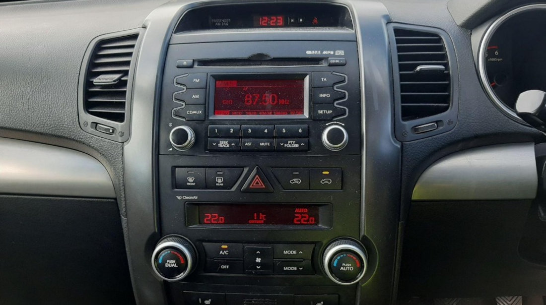 Consola centrala Kia Sorento 2010 SUV 2.2 DOHC
