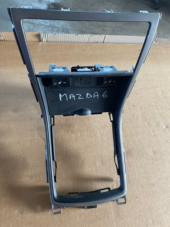 Consola centrala Mazda 6 2007 2008 2009 2010