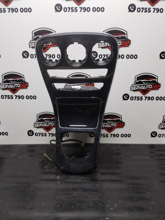 Consola centrala Mercedes-Benz C-Class (2015->) [W205] 2.2 Motorina 2017, A2056801005 / A2055402324