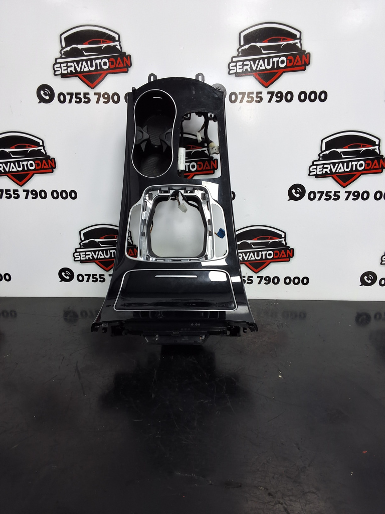 Consola centrala Mercedes-Benz C-Class (