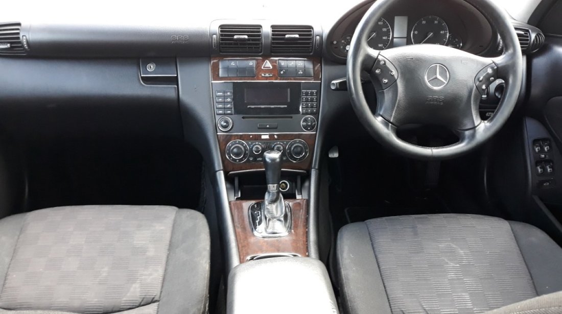 Consola centrala Mercedes C-CLASS W203 2004 berlina 2.2