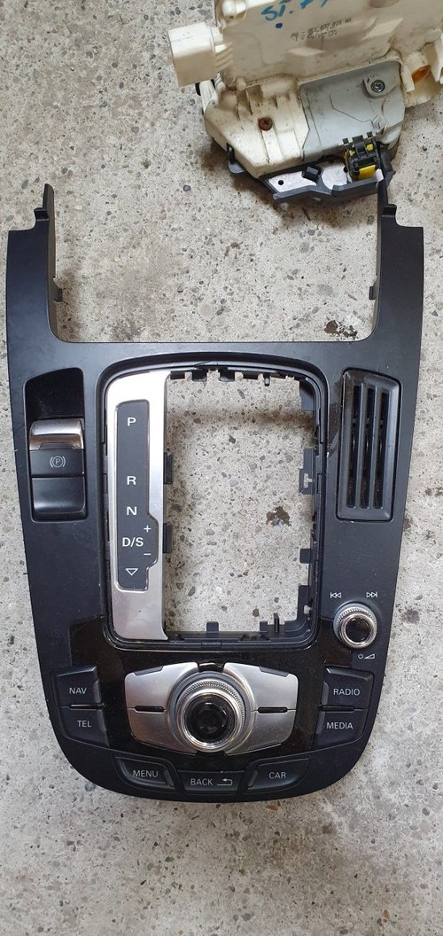 Consola centrala navigatie Audi A4 B8 8K A5 8T Facelift 2012 2013 2014 2015