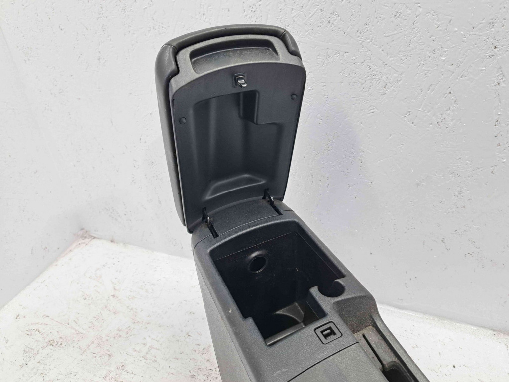 Consola centrala Nissan Qashqai Facelift (2) [Fabr 2009-2013] 96965JD000