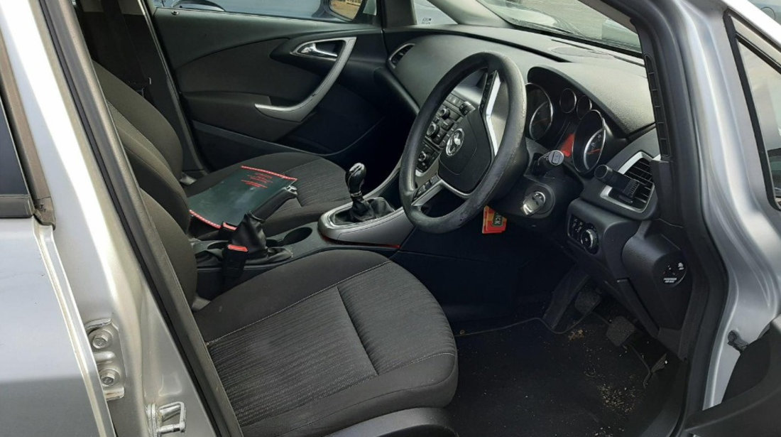 Consola centrala Opel Astra J 2012 Break 1.7 CDTI