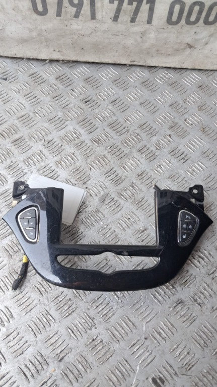 Consola centrala Opel Corsa E 1.4 Turbo an 2017 cod 39050456