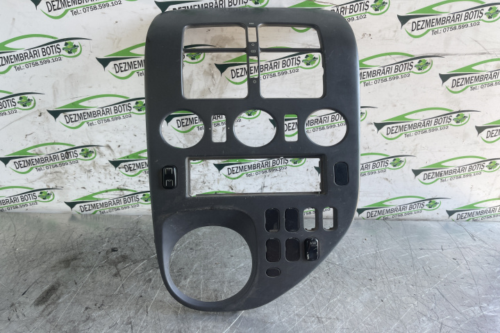 Consola centrala ornament trim A6386891631 Mercedes-Benz Vito W638 [1996 - 2003] Minivan 108 CDI MT (82 hp)