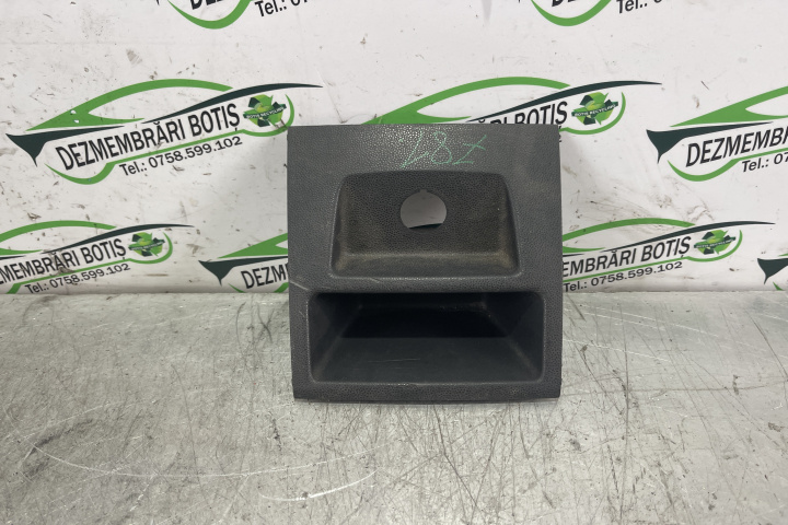 Consola centrala ornament trim cotiera 13162600 Opel Zafira B [2005 - 2010] Minivan 5-usi 1.9 CDTI MT (100 hp)
