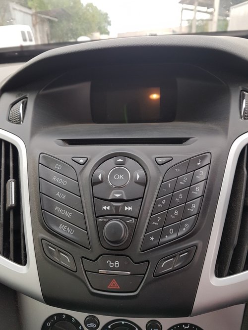 Consola Centrala Radio CD Player cu Unitate si Display Ford Focus 3 2011 - 2015