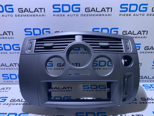 Consola Centrala Radio CD Player Panou AC / Clima Grile Ventilatie Renault Scenic 2 Cod: 8200140722