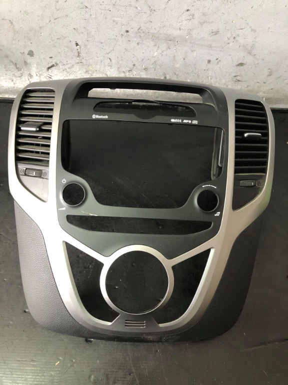 Consola centrala rama bord si aerisire hyundai ix20 84740-1k610 84743-1k000