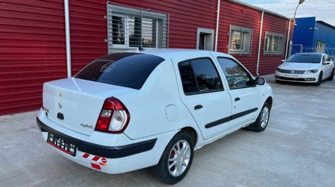 Consola centrala Renault Clio 2 2006 berlina 1.5 dci