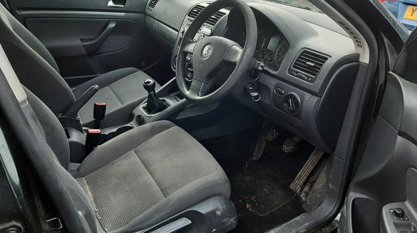 Consola centrala Volkswagen Golf 5 2009 Variant 1.9 TDI