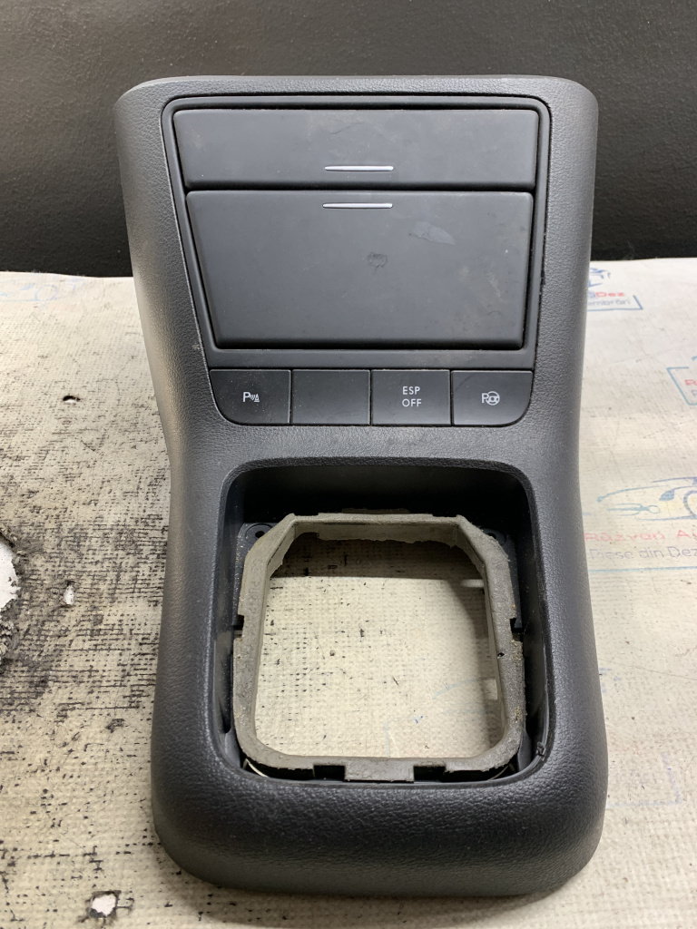 Consola centrala Volkswagen Golf 6 Plus 1.6 Motorina 2010, -
