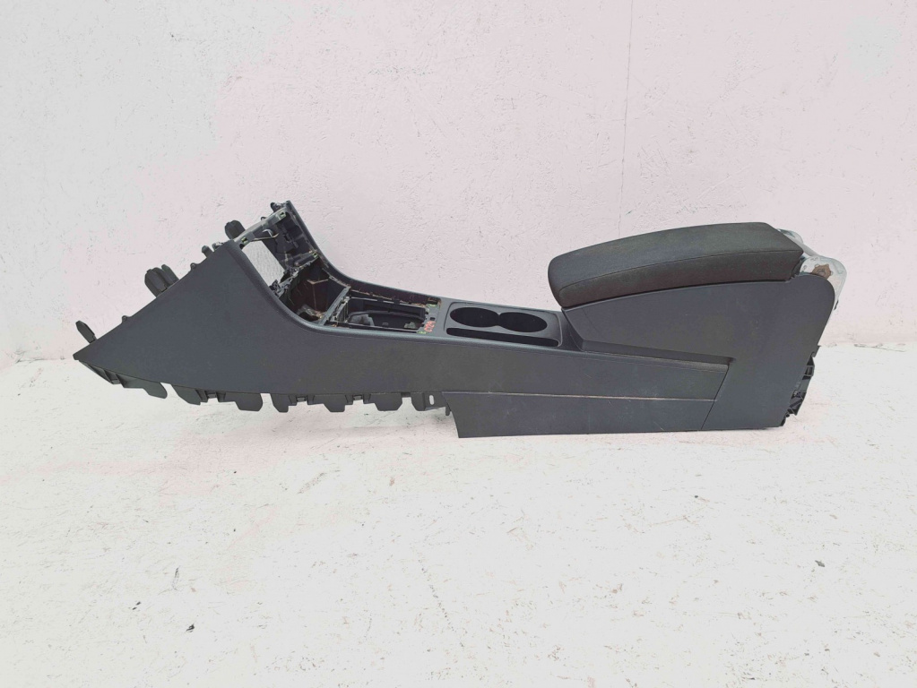 Consola centrala Volkswagen Passat B7 (365) Variant [Fabr 2010-2014] 3AC863241C