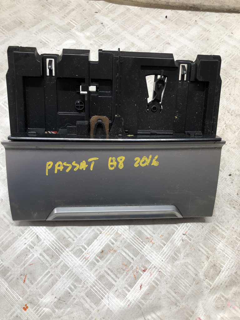 Consola centrala Volkswagen Passat B8 - Motorina 2016, 3G2863284