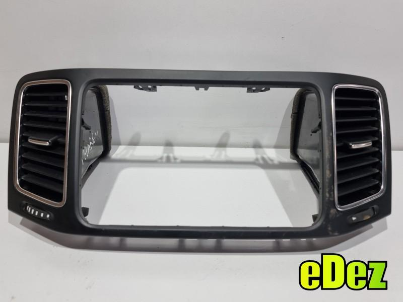 Consola cu grile ventilatie bord Seat Alhambra 2 (2010-2015) 7N0858069D