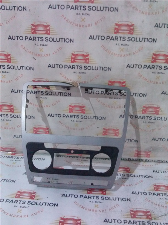 Consola navigatie SKODA OCTAVIA 2 2.0 D an fabr.2011