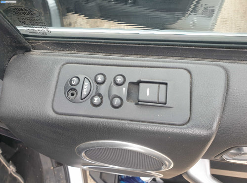 Consola Panou Butoane Geam Spate Stanga Dreapta cu Jack si Volum Media Audio Land Rover Discovery 3 ...