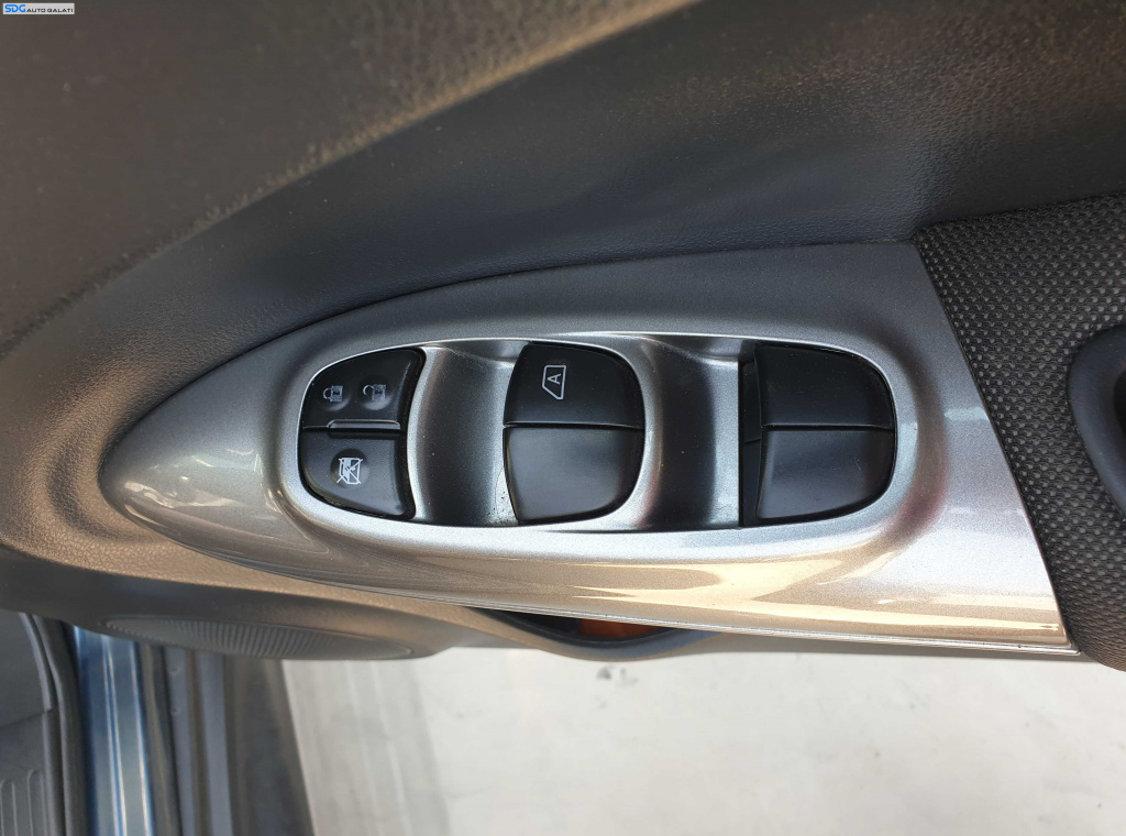 Consola Panou Butoane Geamuri Electrice si Inchidere Centralizata Nissan Juke F15 2010 - 2014 [K6337]