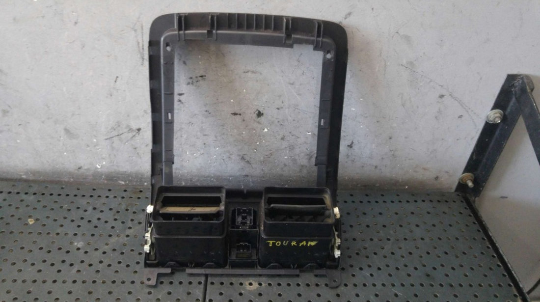 Consola rama centrala bord cu guri ventilatie si buton avarii vw touran 1t 1t1819728a