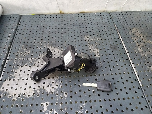 Contact auto cu cheie fiat grande punto 199 518655430b365 61124700