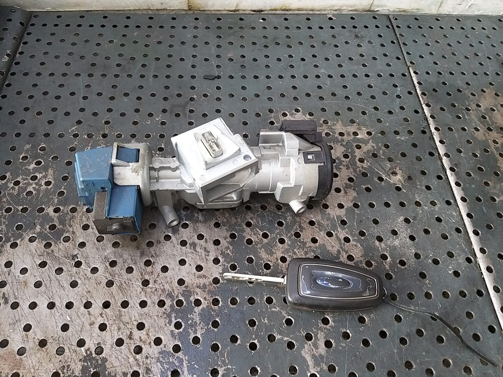 Contact auto cu cheie ford s max wa6 3m513f880ae