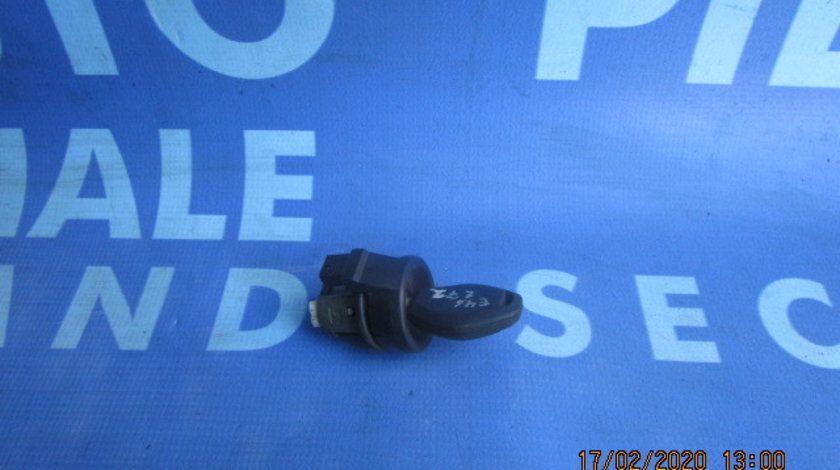Contact BMW E46 2000; 1094686