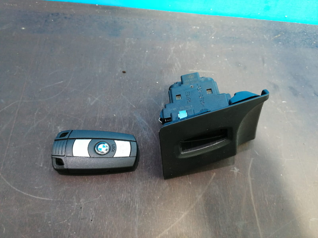 Contact + cheie BMW E90 E91
