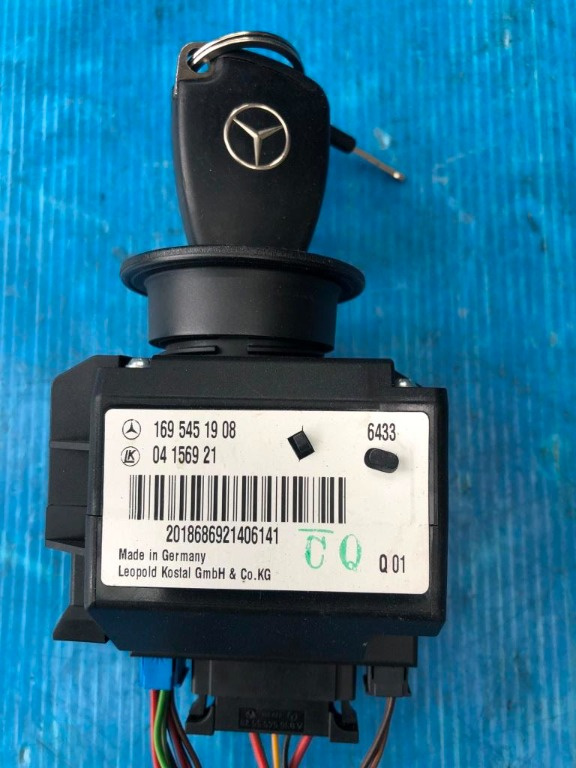 Contact + cheie Mercedes B Class W245 COD 1695451908