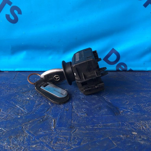 Contact + cheie Mercedes C Class W204 2007-2011 COD A2075450108