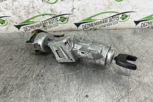 Contact cu cheie 3M513F880AC / 3M51-3F880-AC Ford Focus 2 [2004 - 2008] wagon 5-usi 1.6 TDCi MT (90 ...
