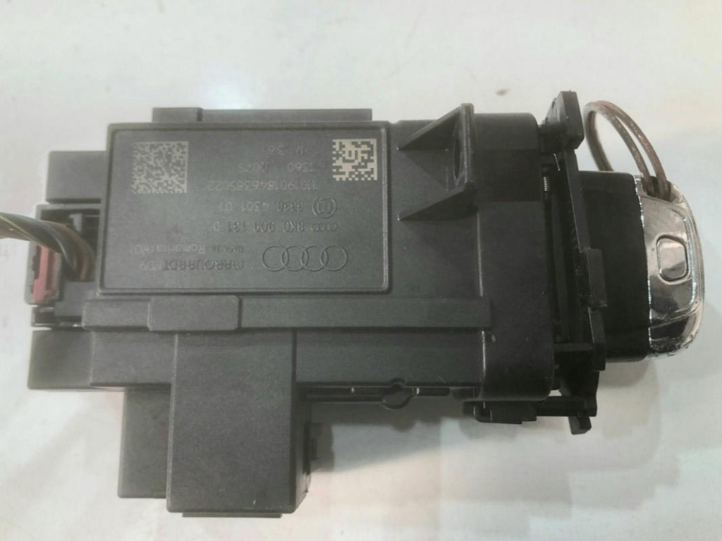 Contact cu cheie 8K0909131D Audi A4 B8/8K [2007 - 2011]