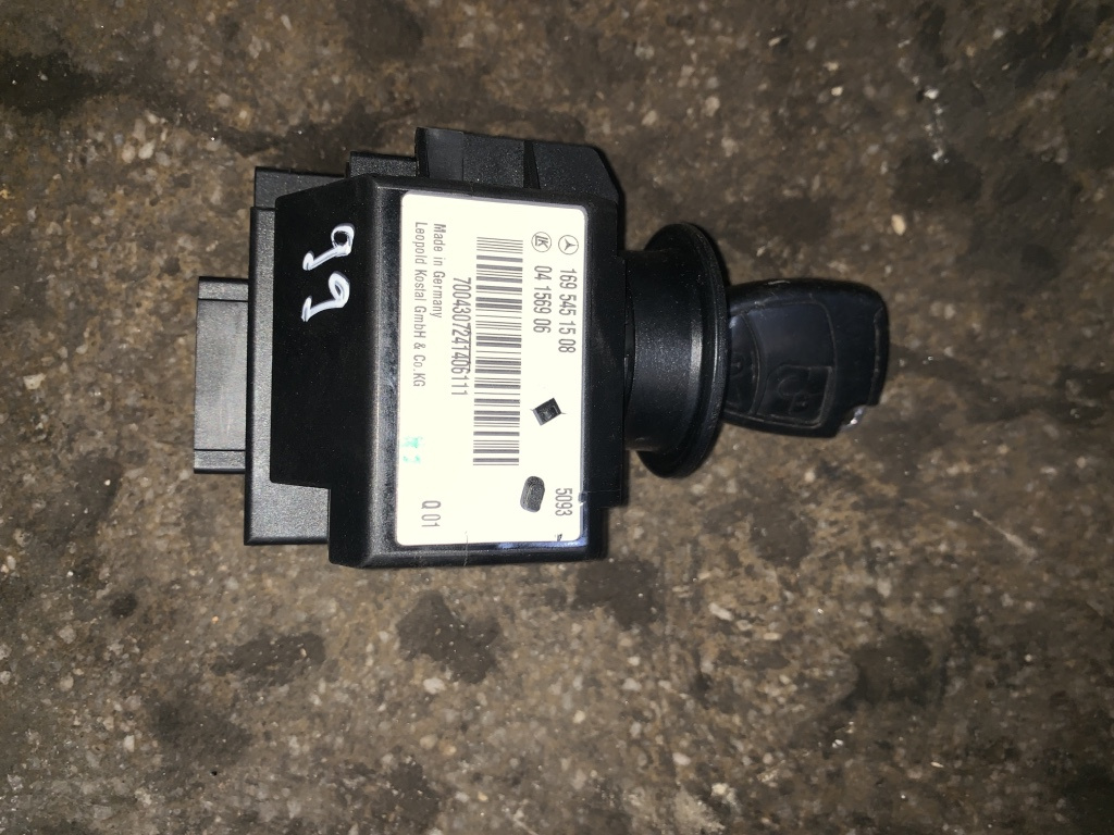 Contact cu cheie Cod: 1695451508 1695451508 Mercedes-Benz A-Class W169 [2004 - 2008] Hatchback 5-usi A 170 Autotronic (116 hp) 1.7 - 266.940