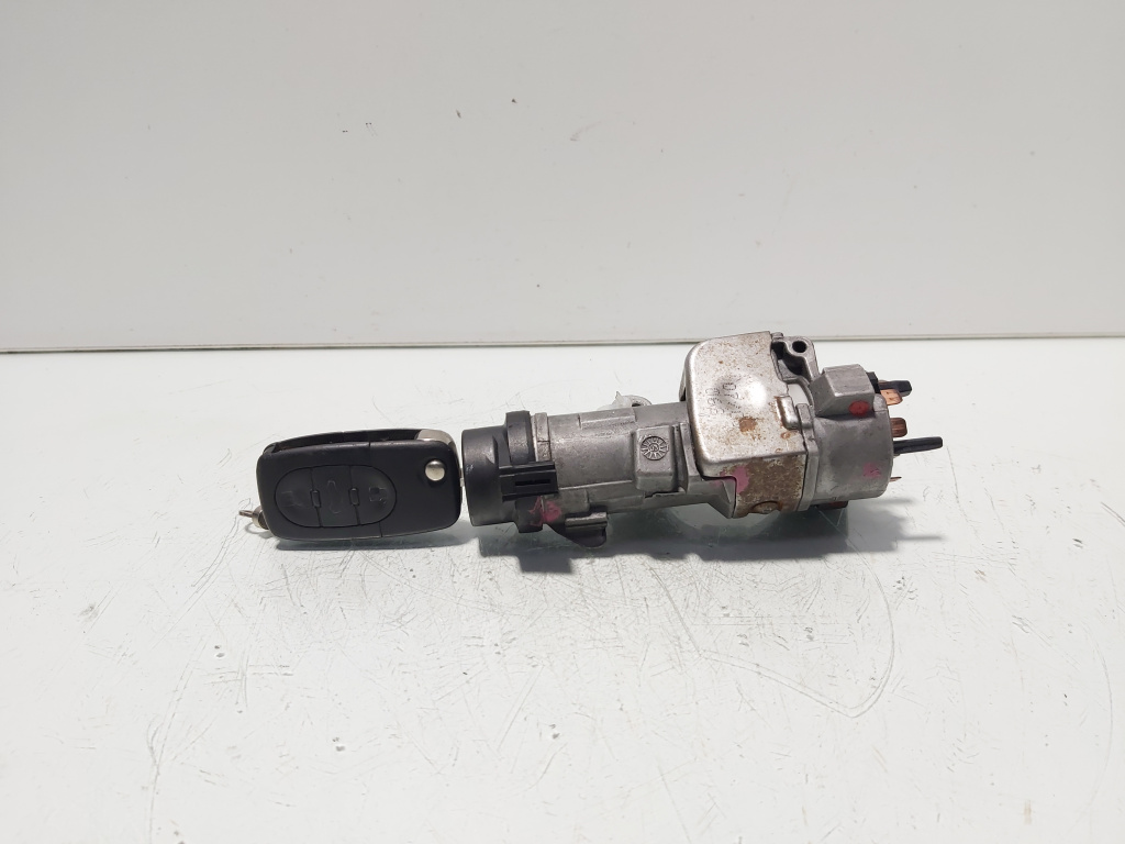 Contact cu cheie, cod 4B0905851G, VW Passat Variant (3B6) (id:687812)