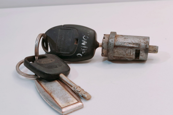 Contact cu Cheie Ford Mondeo MK3 [2000 - 2003]