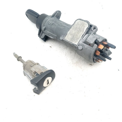 Contact Cu Cheie Kit VW GOLF 4 1997 - 2004 Benzina 4B0805851C, 4B0 805 851 C