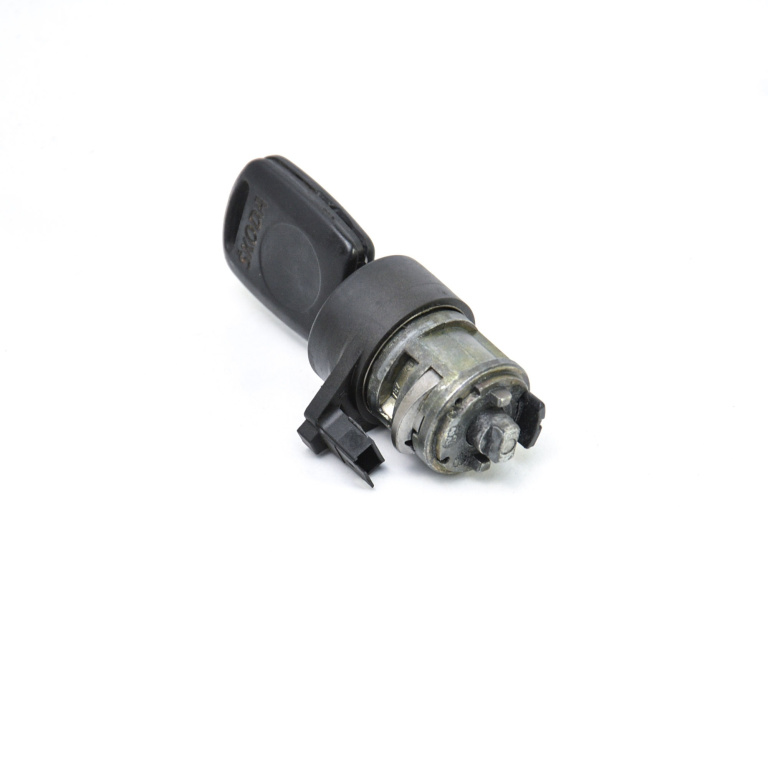 Contact Cu Cheie Skoda FABIA 1 1999 - 2007 Benzina 4D0905855B, 905855B
