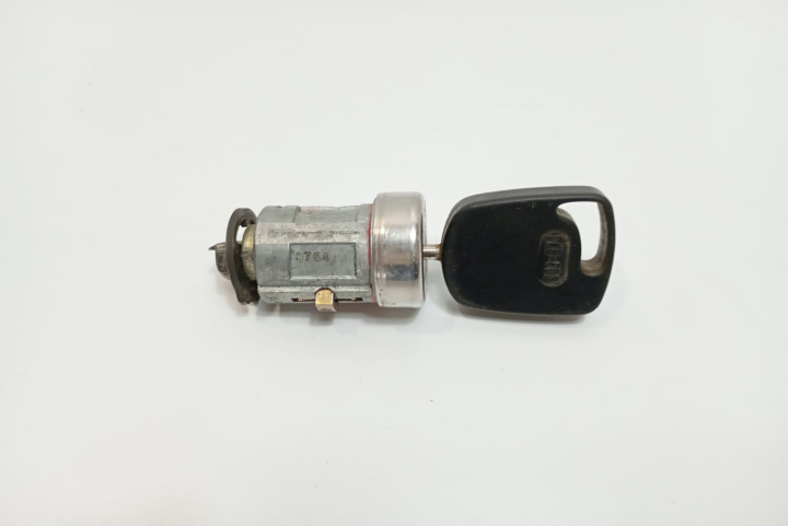 Contact cu cheie UC592300F Ford Mondeo MK3 [2000 - 2003]