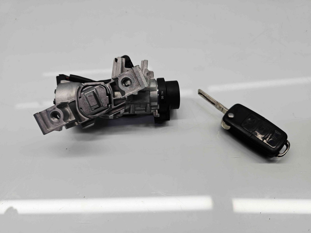 Contact cu cheie Volkswagen Golf 6 (5K1)