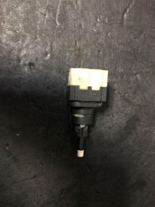 Contact lumini frana audi a4 b7 1k2945511