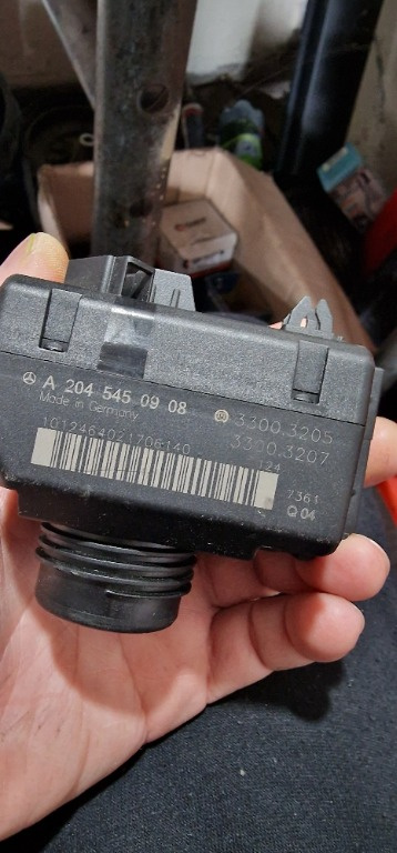 Contact Mercedes C Class W204 cod A2045450908
