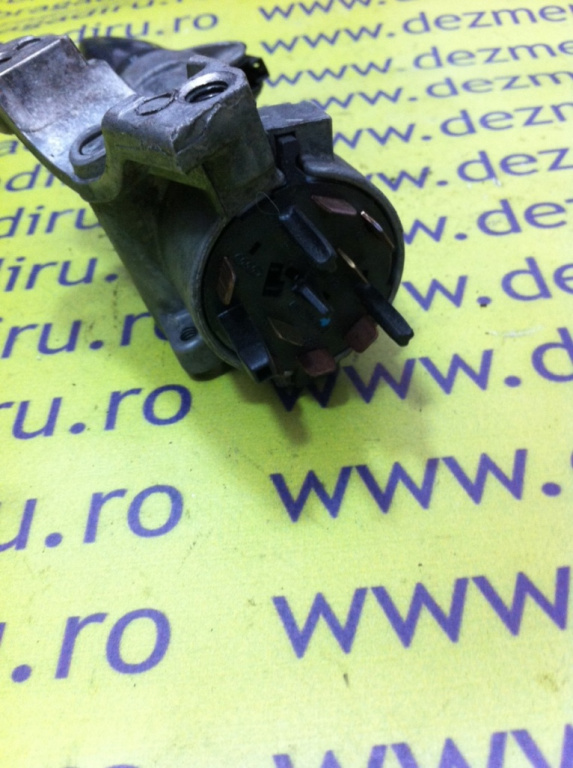 Contact parte electrica Volkswagen VW Bora [1998 - 2005] Sedan 1.6 16V MT (105 hp) (1J2)