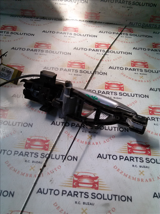 Contramaner usa dreapta fata FORD FOCUS 2 an fabr. 2009