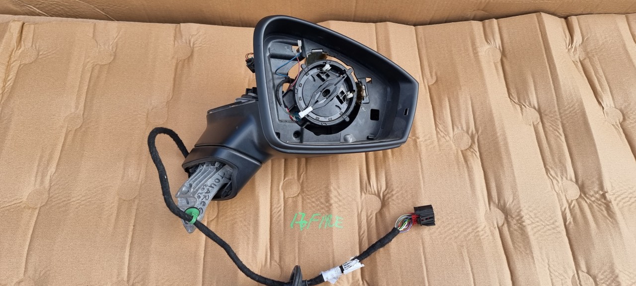 Corp oglinda dreapta Vw Touareg 3 CR 2018 2019 2020 2021