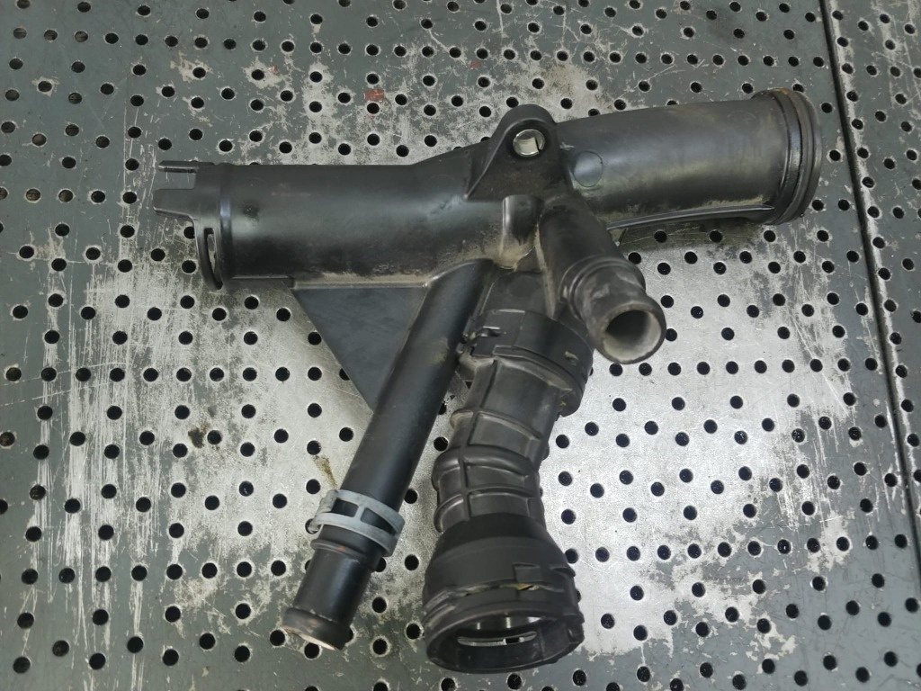 Corp termostat 2.0tdi audi a3 vw golf 7 seat leon 04l121071e